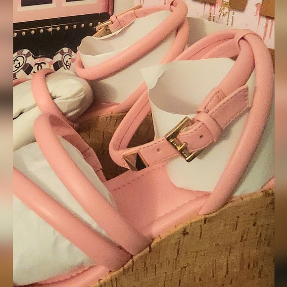 MK Hazel Wedge Leather Pink NWB Size 10 - Picture 4 of 10